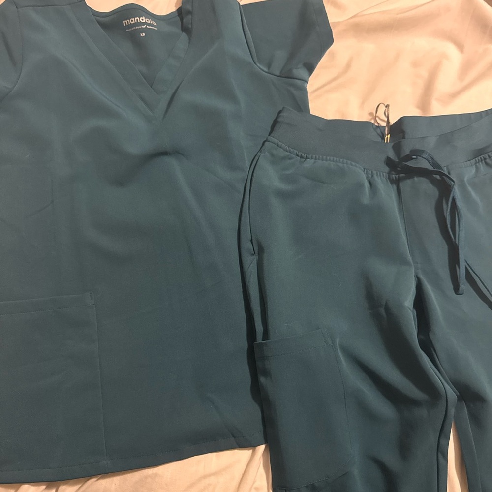 Mandala Women's Caribbean blue  Scrub Set